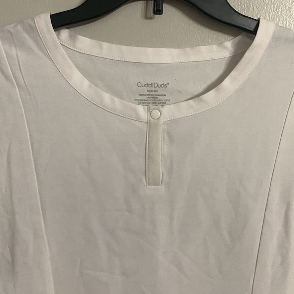 New! Cuddl Duds white scrub top in MP - Picture 3 of 6